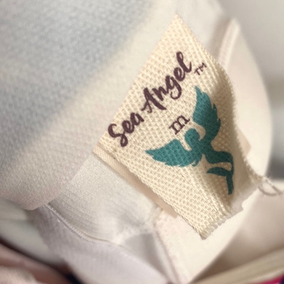 (B52) Sea Angel Floral One Piece bathing suit, Size Medium, NWT - Picture 11 of 15